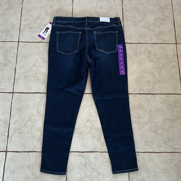 Jessica Simpson High-Rise Ankle Jean - Picture 3 of 4
